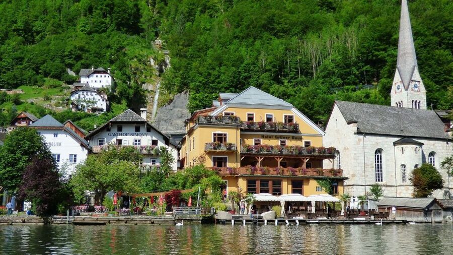 Hallstatt Private Walk Tour - Private guiding and the human factor