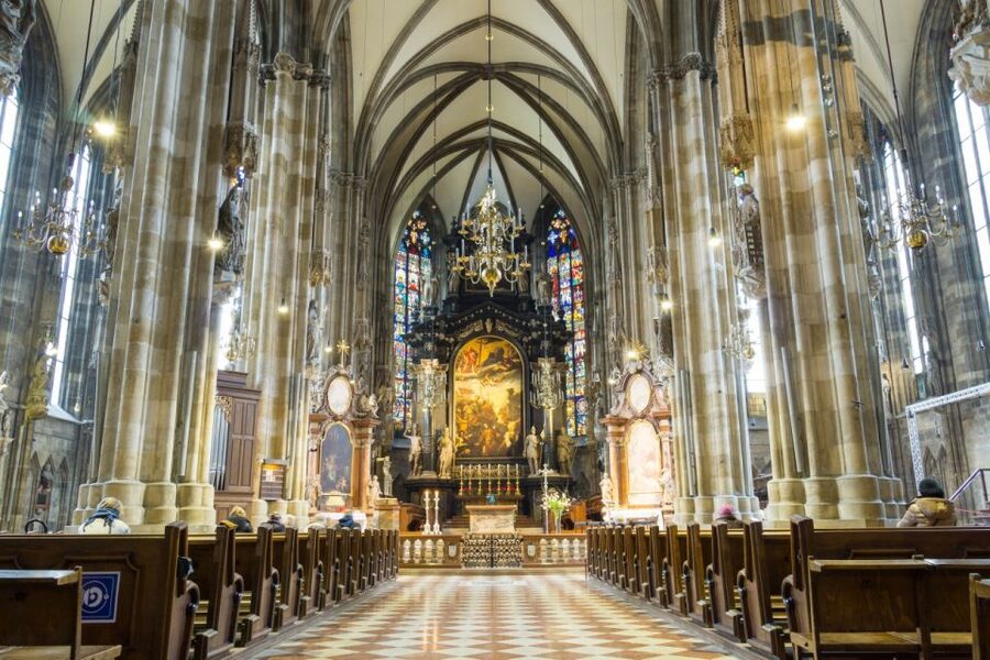 Highlights of Vienna: Private Bike Tour with Licensed Guide - Guides, languages, and the value of personal attention