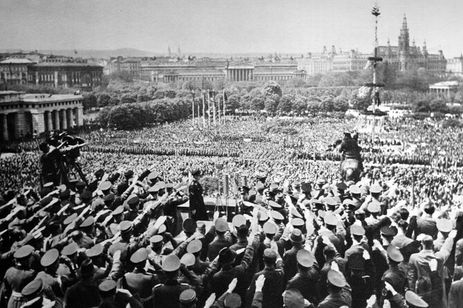 Historical Hitler Walking Tour of Vienna - Starting at the State Opera after 1938