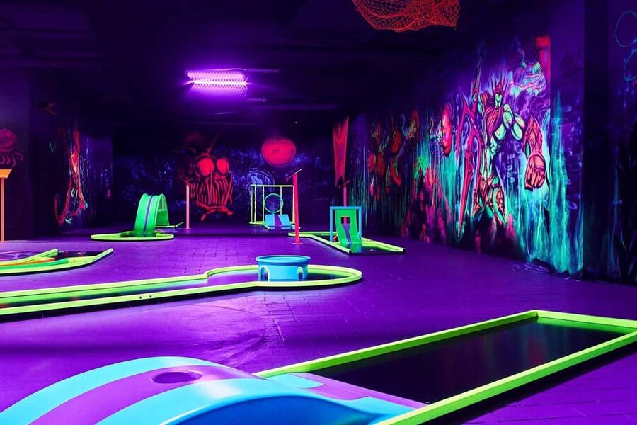 Innsbruck: 3D Mini Golf with Dazzling Light Effects - Playing with family, friends, or a small group