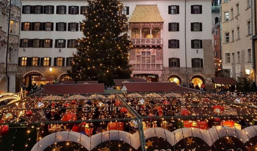 Innsbruck: Christmas Tour with a licensed guide - What the guide adds to a short tour