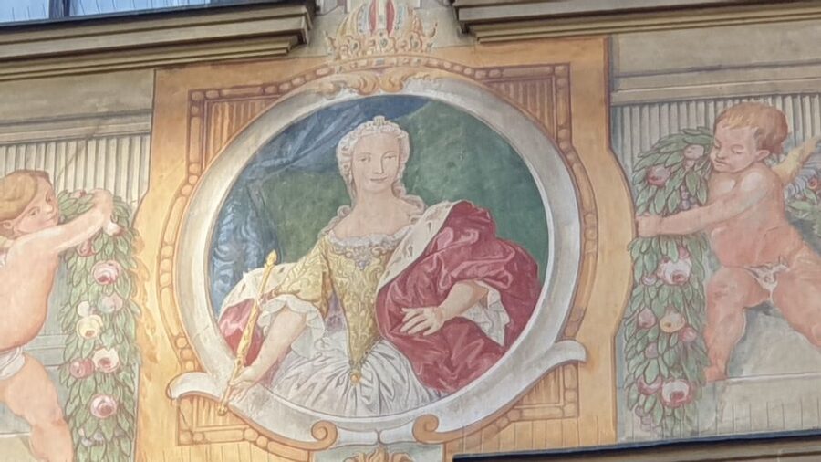 Innsbruck: City Highlights Private Guided Tour - St. James Cathedral and Cranach’s Mary of Succor