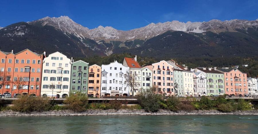 Innsbruck: Express Walk with a Local in 60 minutes - Dom St. Jakob adds a second side of the city