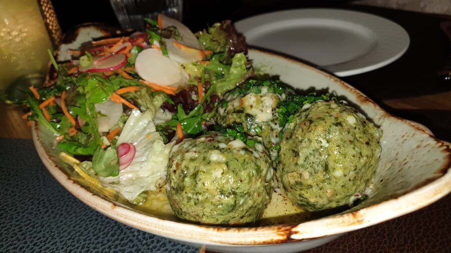 Innsbruck: Food Walking Tour with a Licensed Guide - The Guide Makes a Major Difference