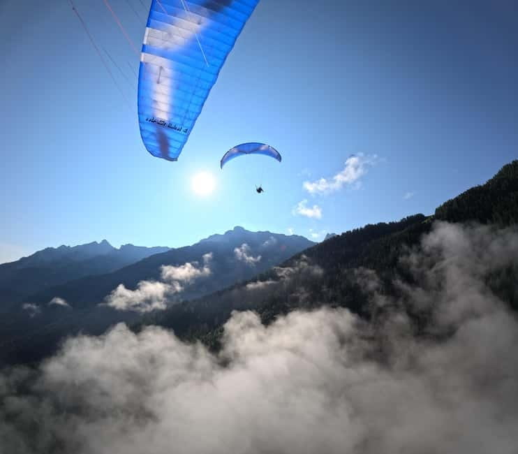 Innsbruck: Paragliding Adventure - Landing and return to Elfer