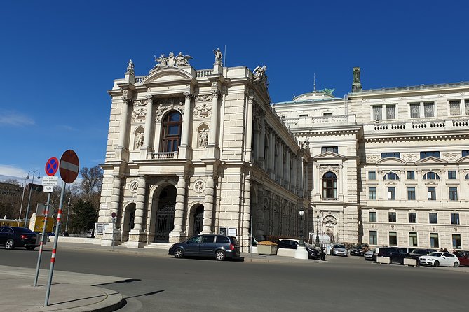 Italian VIENNA - Who Will Enjoy This Walk Most