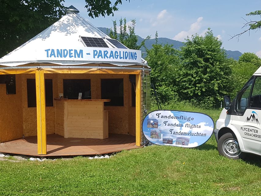 Kärnten/Ossiachersee: Paragleiten " Thermikflug" - Meeting at Billa before the Gerlitzen ride