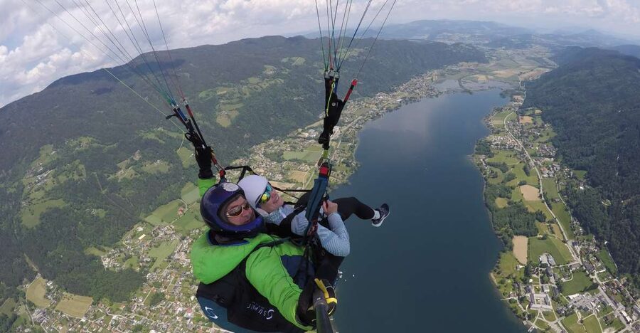 Kärnten/Ossiachersee: Paragleiten " Thermikflug" - Reaching the launch area on Gerlitzen Alpe