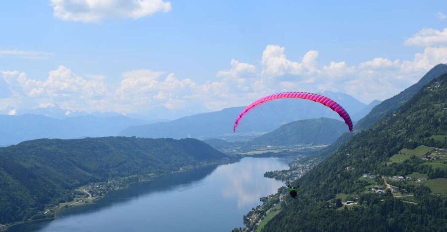Kärnten/Villach: Tandem Paragliding Flight - Why Gerlitzen Makes a Fine Launch Point