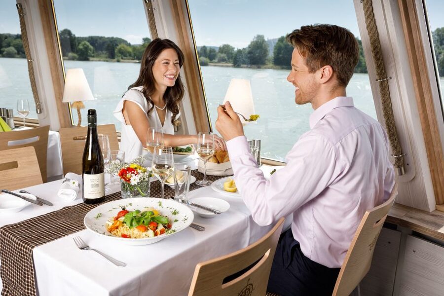 Krems: Wachau Valley River Cruise with 3-Course Meal - Dürnstein and its unmistakable blue tower