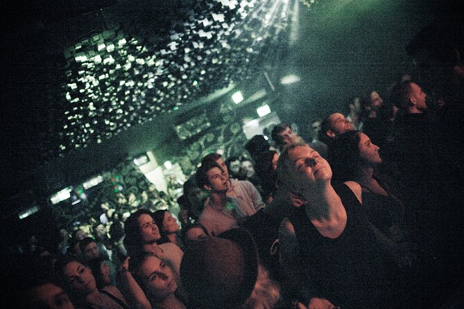 Local Pub Crawl Vienna - Moving through three pubs, lounges, and dance halls