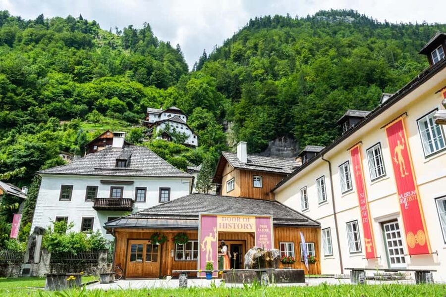 Majestic Walking Tour of Hallstatt - What $435 means for a private group