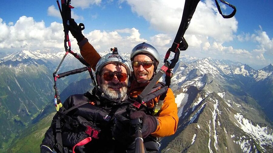 Mayrhofen: Paragliding Flight Experience Over Mountains - Meeting the pilot at Stocky Air