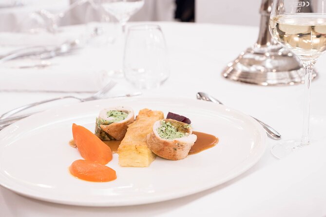 Mozart Dinner Concert in Salzburg - Dress, timing, and practical details