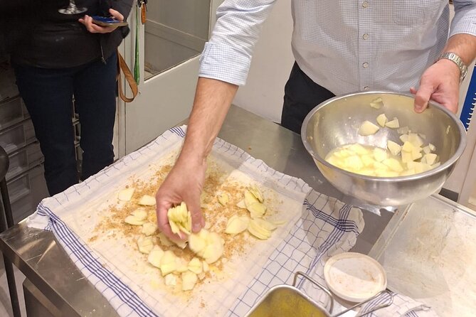 Nabiel's Vienna Cooking Class - Preparing apple strudel and the pastry lesson