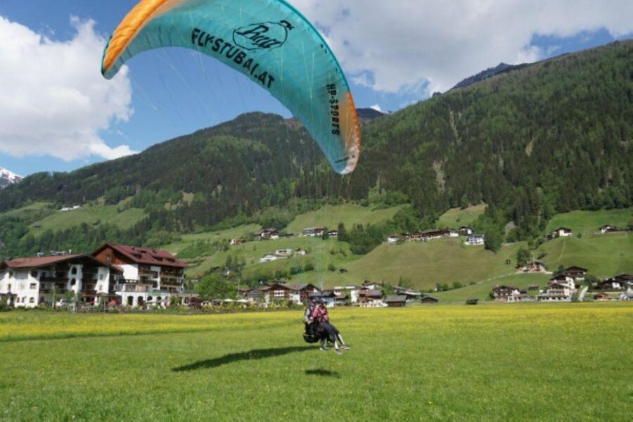 Neustift im Stubaital: Morning Paragliding Experience - Meeting at the Elfer lifts in Neustift