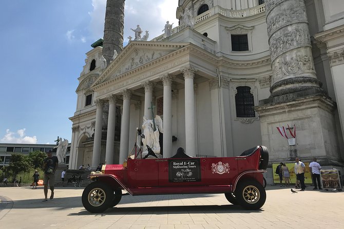 Oldtimer Tour Vienna Gold Tour - The State Opera House and Vienna’s grand center