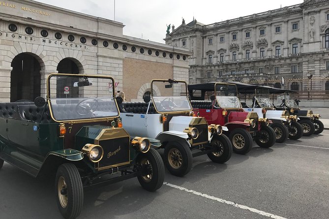 Oldtimer Tour Vienna Gold Tour - The guide makes the biggest difference