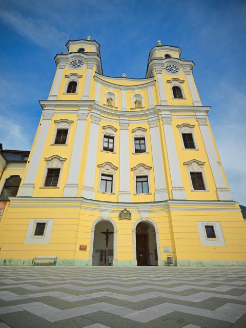 Original Sound of Music Tour & Edelweiss Cooking Class - Mirabell Gardens and the winter catch