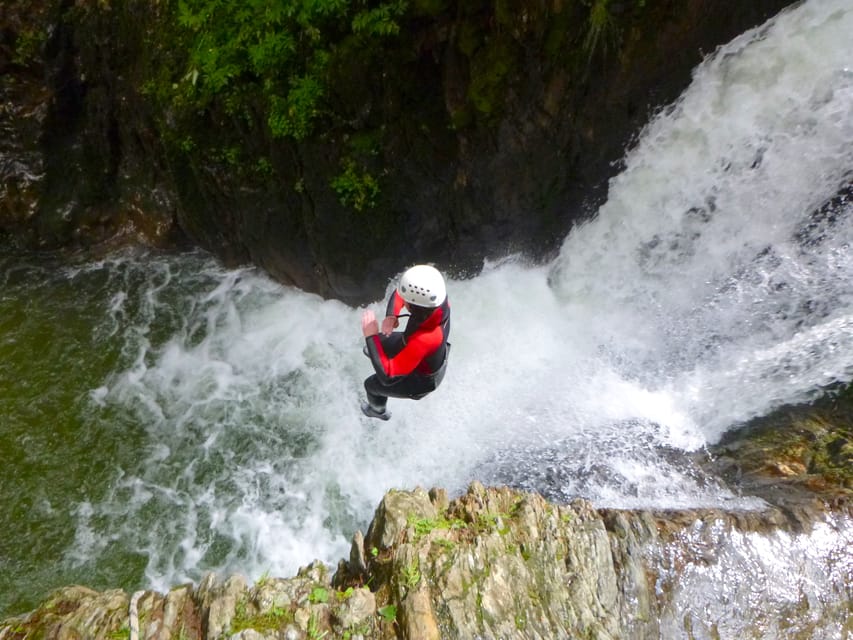 Ötztal: Canyoning at Alpenrosenklamm for Beginners - The first abseil sets the tone