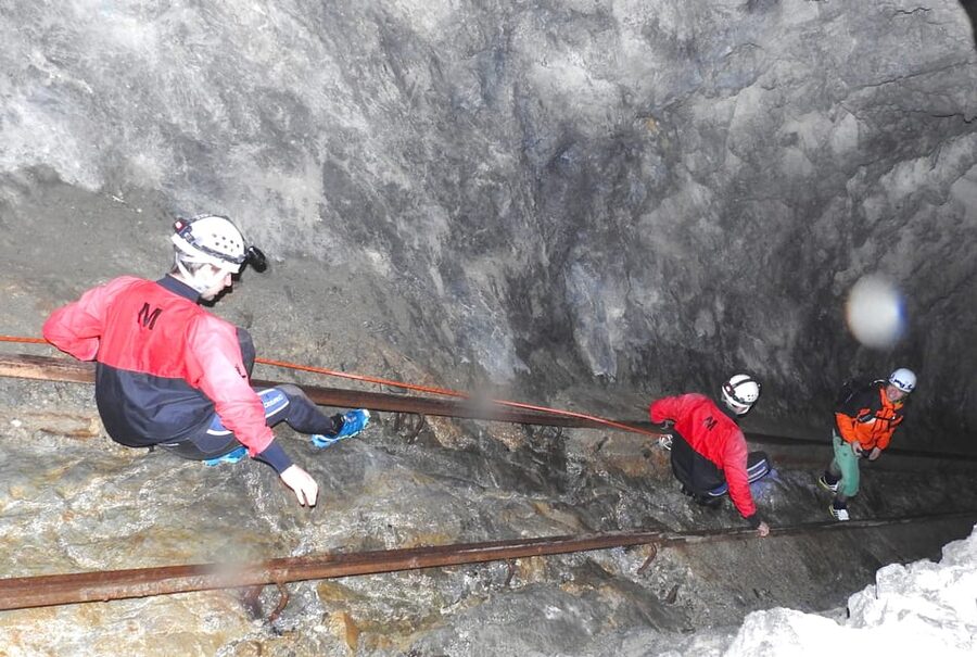 Ötztal: Guided Cave Tour for Beginners - Old machines, rough rock, and the first climb