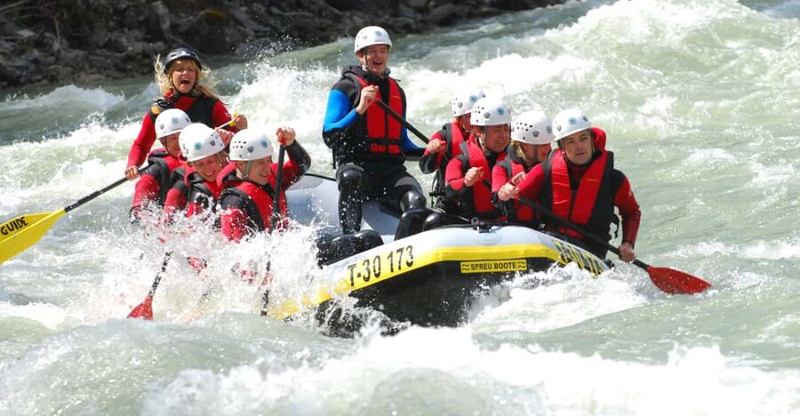 Ötztal: Rafting at Imster Canyon for Beginners - Getting suited up for the Imster Canyon