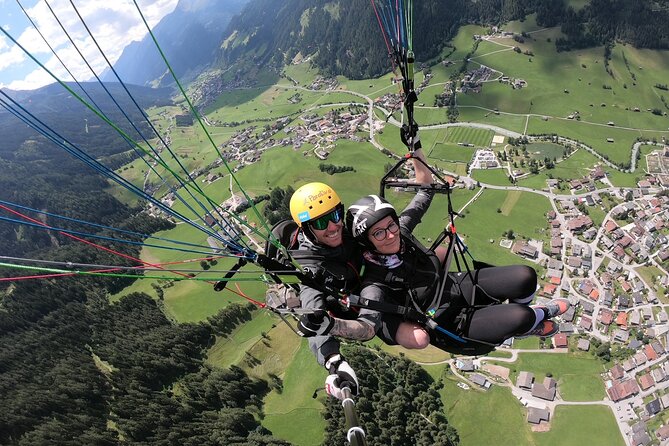 Paragliding & Tandemflüge with World Champion & Team, Stubaital - Who will enjoy this most