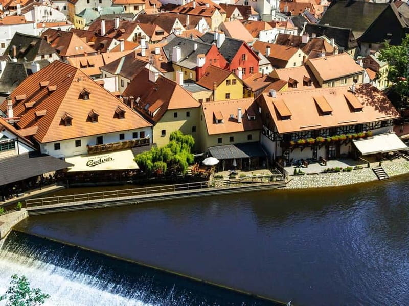 Prague: Transfer to Vienna via fabulous Cesky Krumlov - The second walk and time to wander