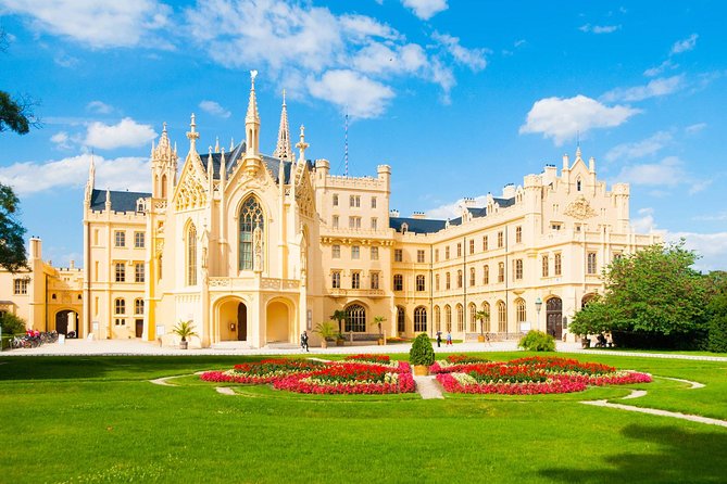 Prague-Vienna One-Way Sightseeing Day Tour - The guides shape the day
