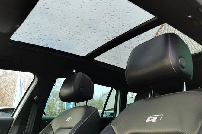 Private Airport and City Transfer in Panoramic Roof Station Wagon - What the Vienna transfer actually provides