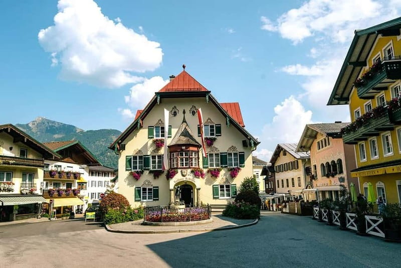 Private Day Highlight Tour of Hallstatt from Salzburg - Adding Salzwelten and the salt-mining story
