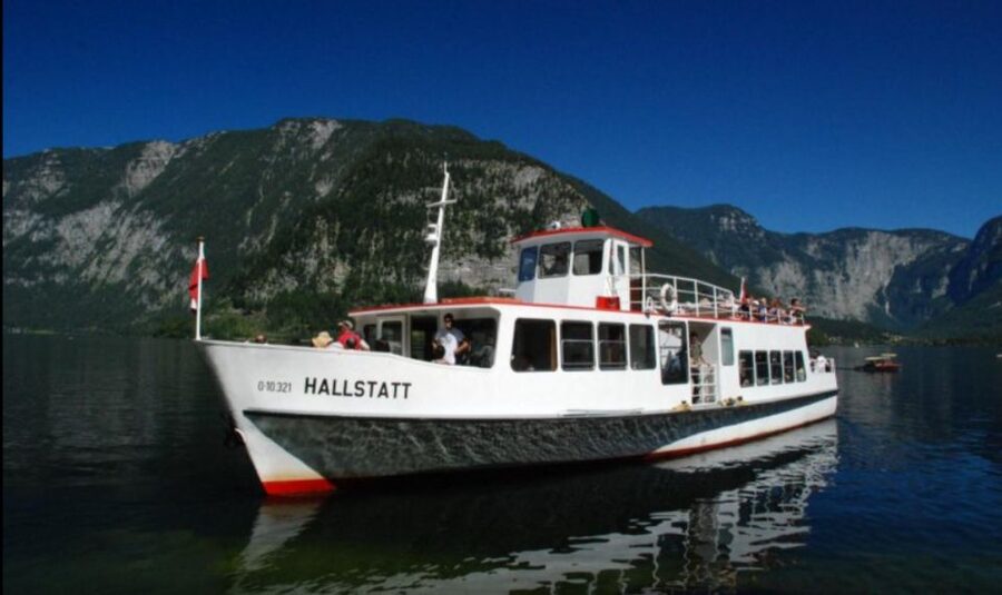 Private Day Highlight Tour of Hallstatt from Salzburg - A quiet boat ride on Hallstätter See