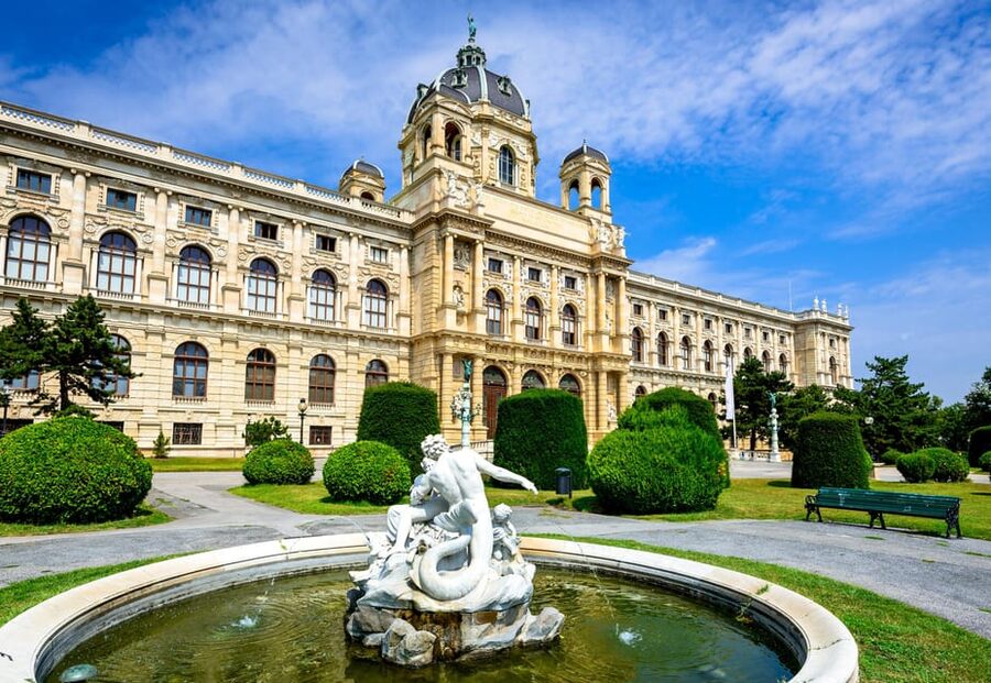 Private day trip from Budapest to Vienna and back - St. Stephen’s Cathedral and the old center