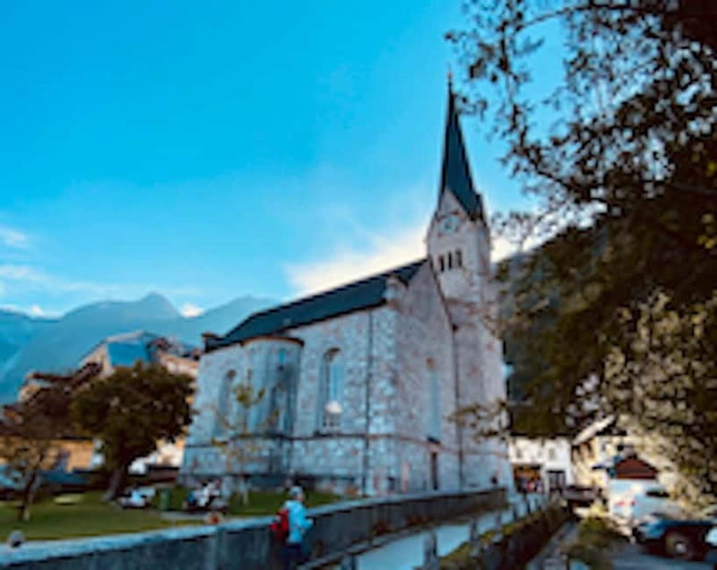 Private day trip from Salzburg to St. Gilgen & Hallstatt - Weather, Crowds, and Timing Matter