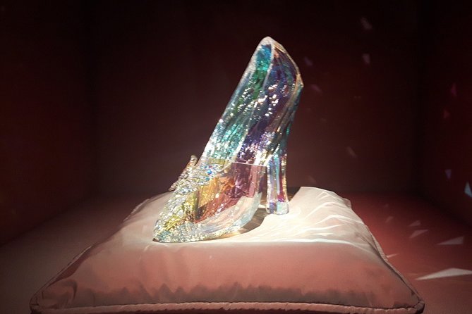 Private Half-day Tour to Swarovski Crystal World in Wattens - Lunch, shopping, and extra time