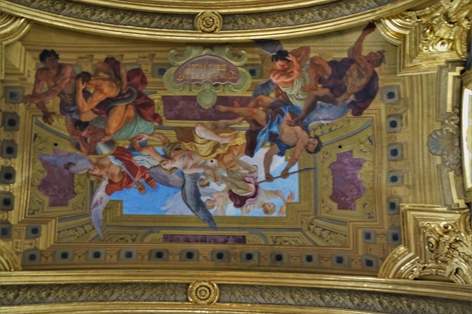 Private Hidden Vienna Walk — Stories Behind Quiet Corners - A quiet start beside Vienna’s old walls