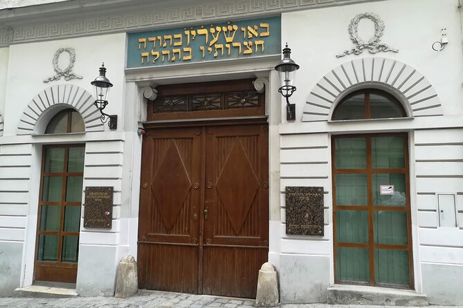 Private Jewish Vienna Walking Tour - The guide makes or breaks the experience