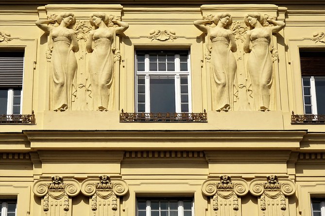 Private Klimt & Vienna Art Walk — From Baroque to Secession - Starting at the Belvedere and meeting Klimt