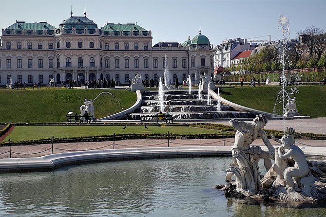 Private Klimt & Vienna Art Walk — From Baroque to Secession - Schwarzenbergplatz and Vienna’s changing power