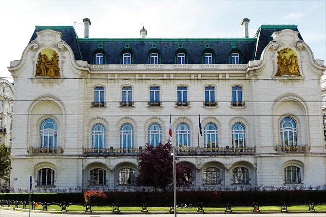 Private Klimt & Vienna Art Walk — From Baroque to Secession - Otto Wagner’s Karlsplatz station and the arrival of Art Nouveau