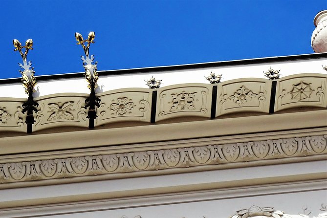 Private Klimt & Vienna Art Walk — From Baroque to Secession - Naschmarkt, food, and a practical ending