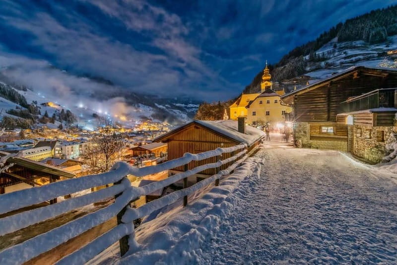 Private Melk Hallstatt, Salzburg tour from Vienna - Food, entry fees, and the real cost