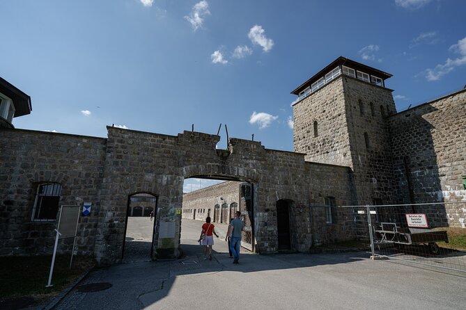 Private Memorial Tour from Vienna to Mauthausen & Eagle's Nest - Lunch inside the former conference hall