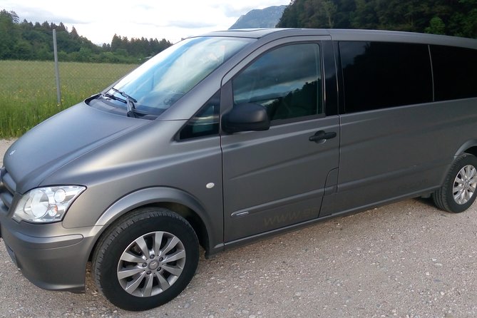 Private one way transfer from Cesky Krumlov to Vienna - The Ride Through Czech and Austrian Countryside