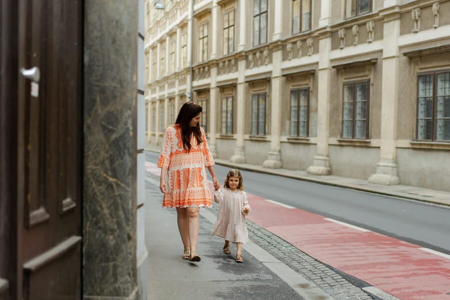 Private Photoshoot Walk Old Town of Graz - The one-hour pace and private format