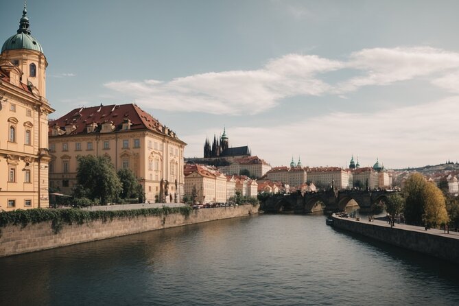 Private Scenic Transfer from Salzburg to Prague with 4h of Sightseeing - Choosing between one stop and several