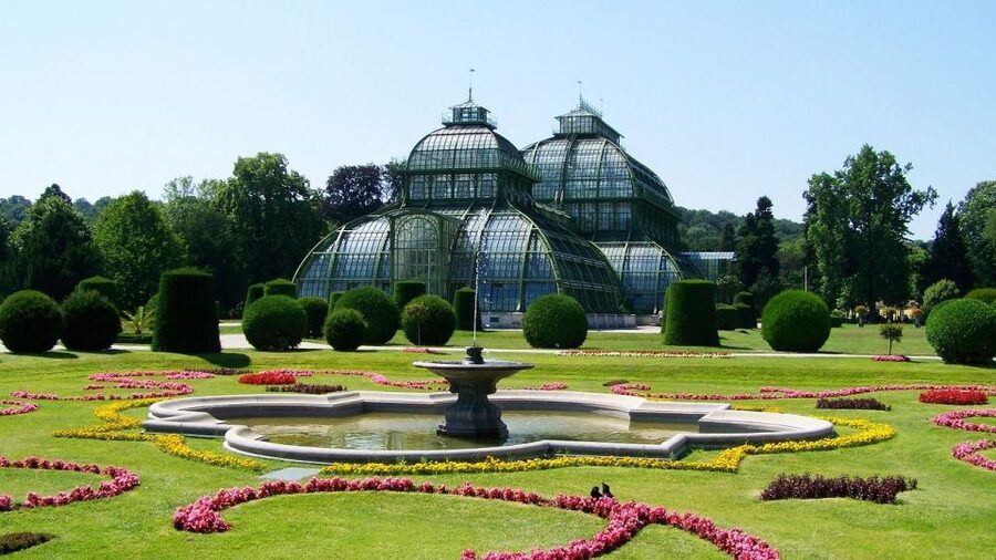 Private Schönbrunn Palace Tour: Entrance included - Meeting Your Guide at Group Center Schönbrunn