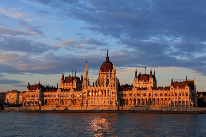 Private tour of Budapest with transfer from Vienna, Local Guide - The Danube and Parliament provide the day’s big photographs