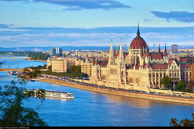 Private tour of Budapest with transfer from Vienna, Local Guide - Central Market Hall is a quick taste of Budapest