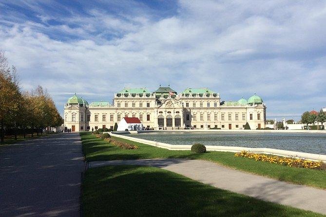 Private Tour of the Belvedere Palace with an Art Historian: "Pictures of Austrian Identities". Art & History Tour with Skip-the-line Tickets - The garden view and the correct meeting point